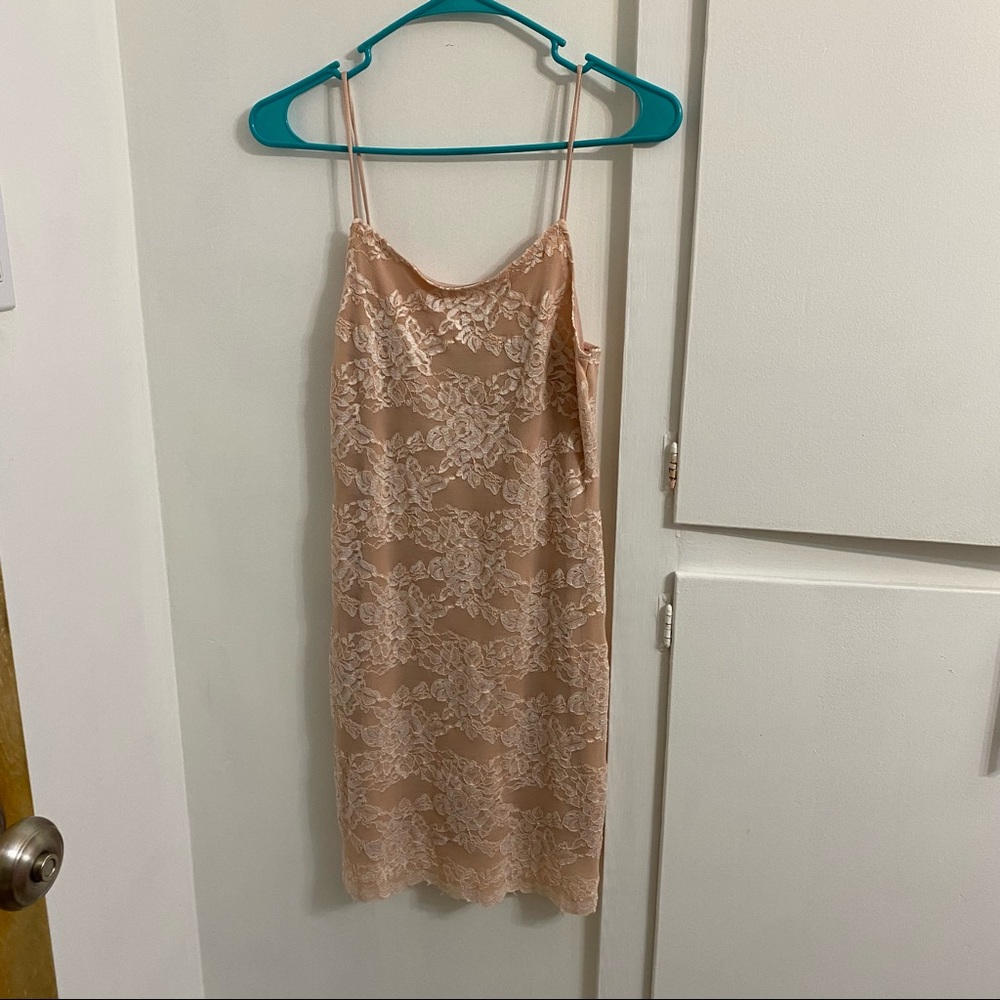 FOREVER21 PINK FLORAL DRESS